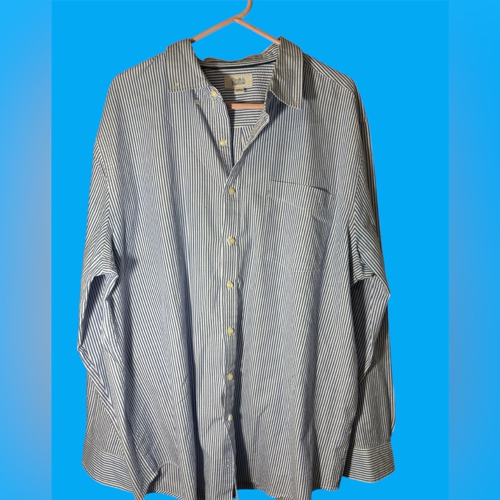 Croft and Barrow seer sucker blue and white striped shirt